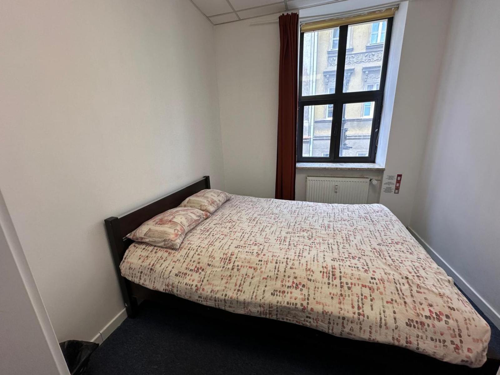 Economic Rooms- 24H Self Check-In - Poznan — Zdjęcia 1